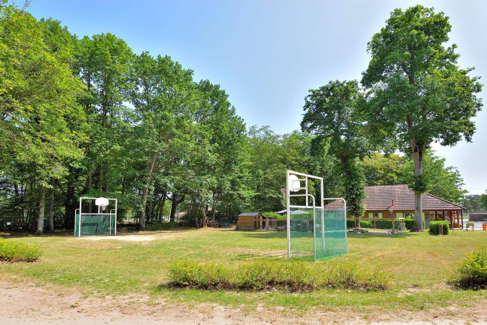 Camping Etang De La Vallee Combreux エクステリア 写真