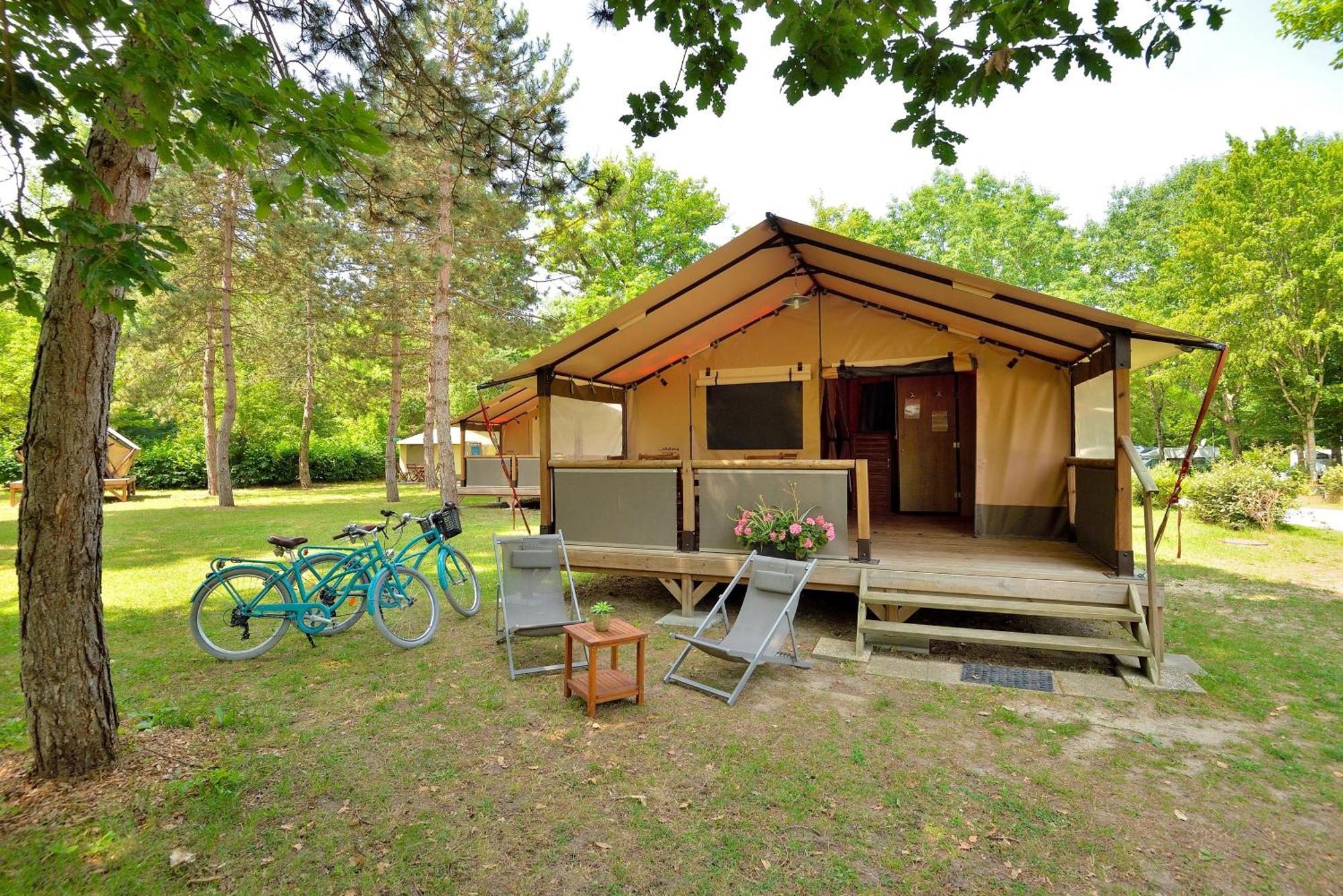 Camping Etang De La Vallee Combreux エクステリア 写真