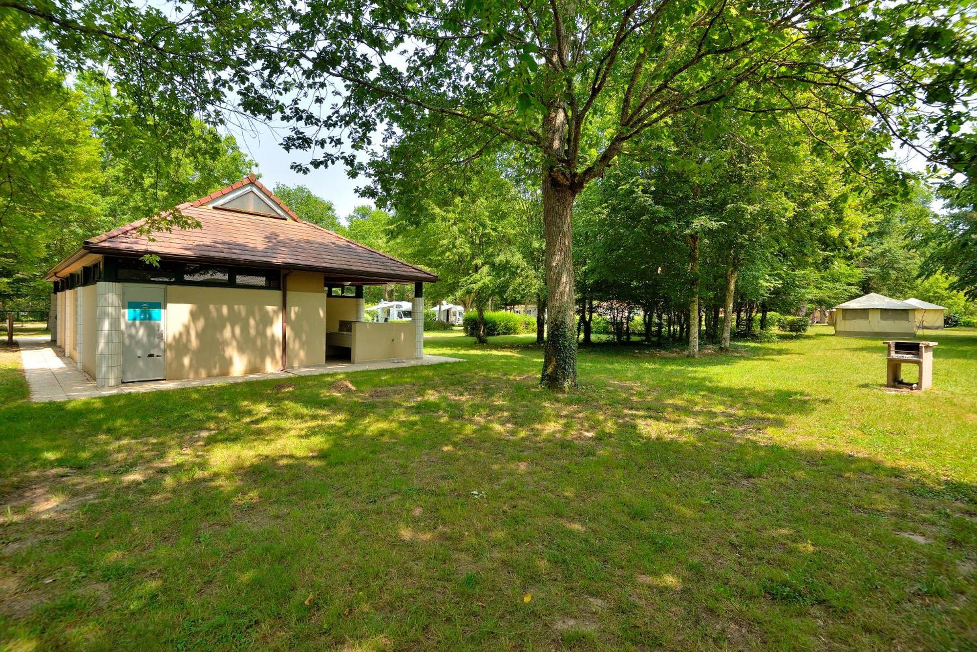 Camping Etang De La Vallee Combreux エクステリア 写真