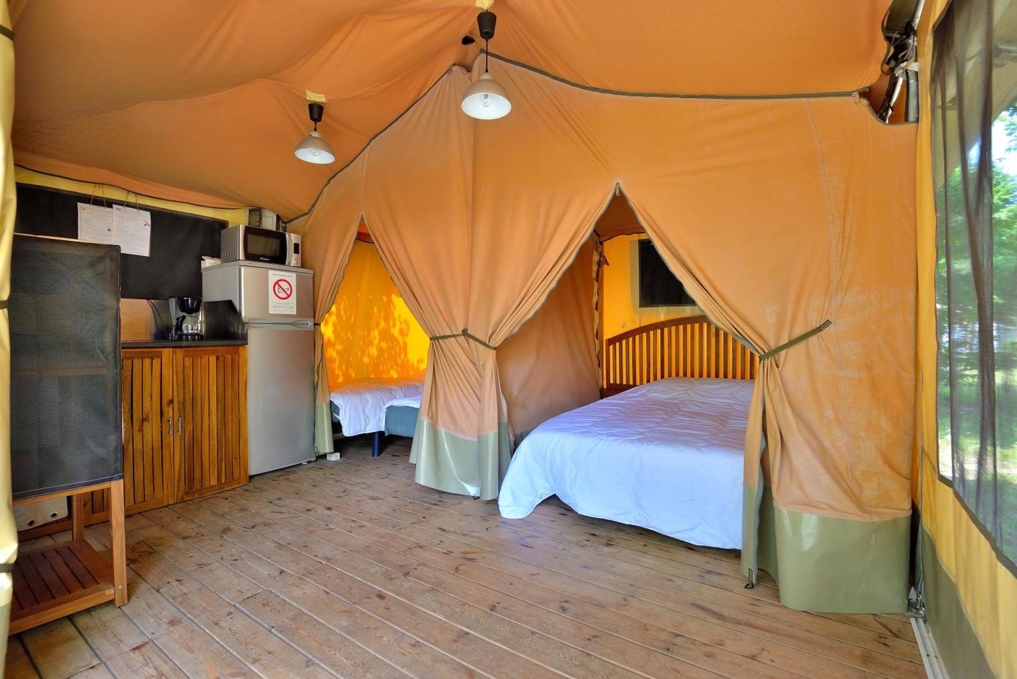 Camping Etang De La Vallee Combreux 部屋 写真